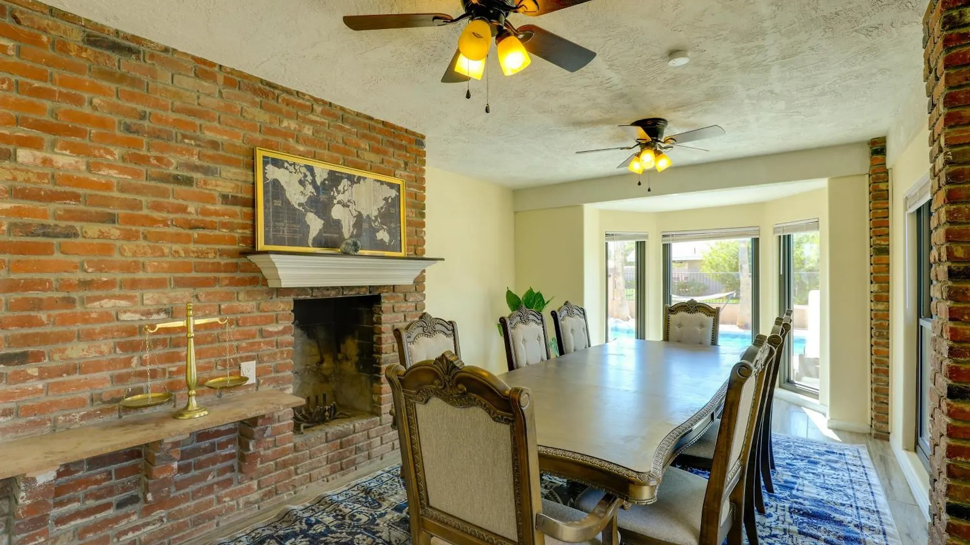 Spacious Las Vegas Getaway With Private Pool And Spa! بيت للعطل