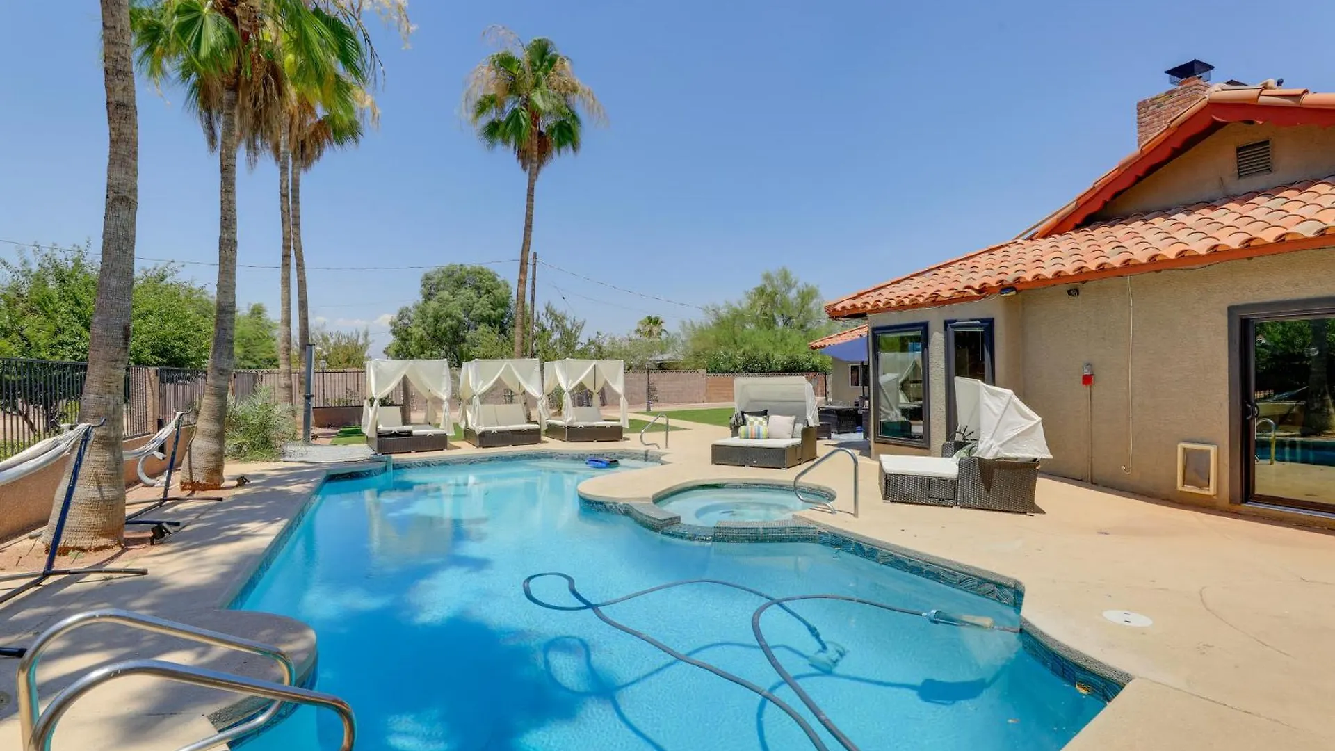 Spacious Las Vegas Getaway With Private Pool And Spa!