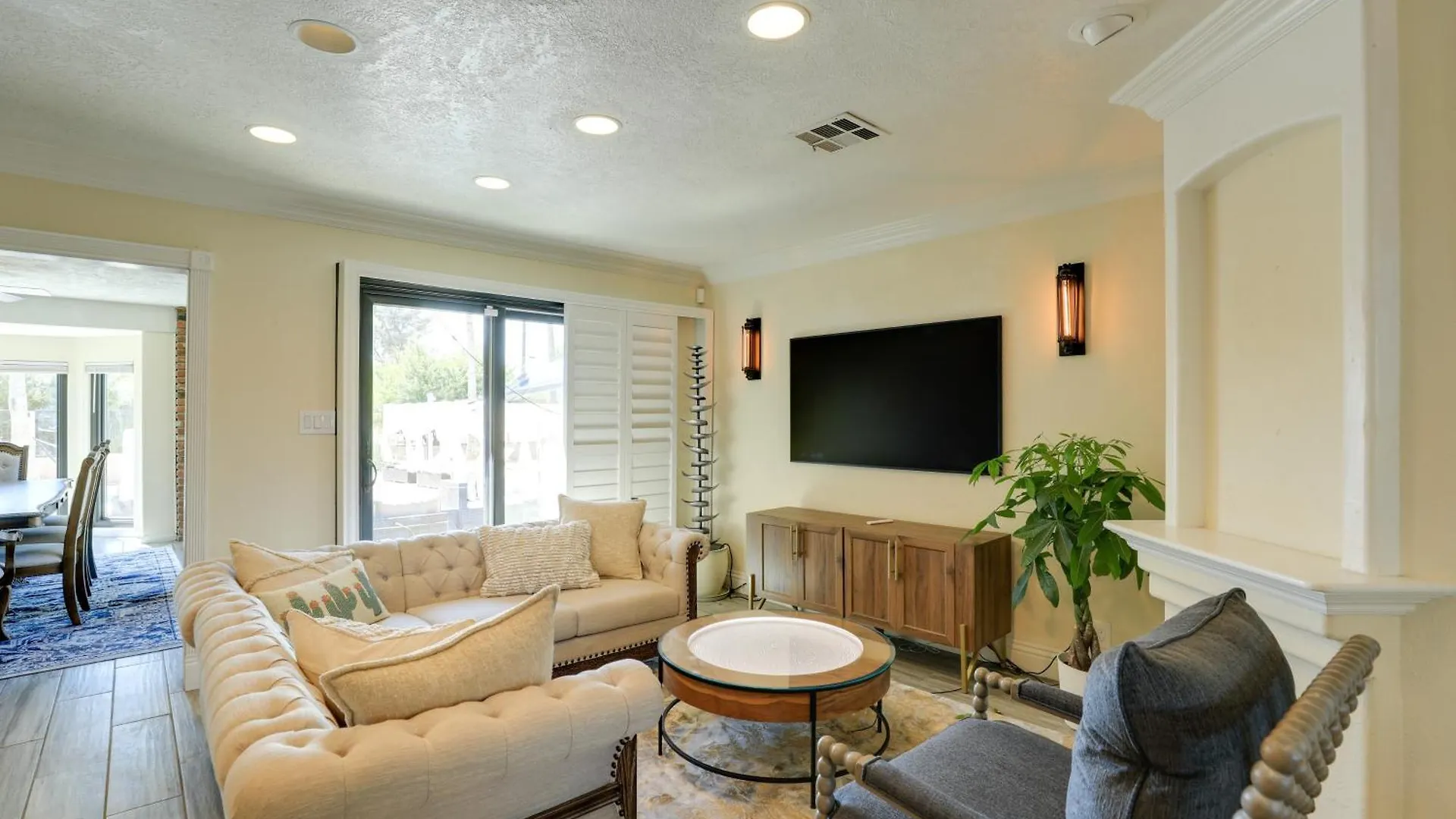 Spacious Las Vegas Getaway With Private Pool And Spa! 0*,