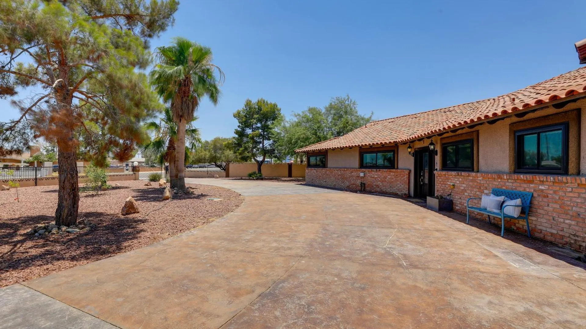 Spacious Las Vegas Getaway With Private Pool And Spa! Hébergement de vacances