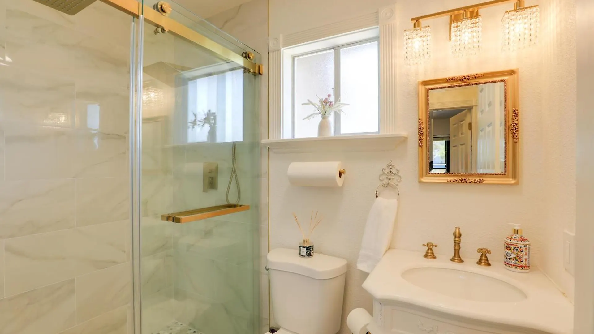 Spacious Las Vegas Getaway With Private Pool And Spa! Hébergement de vacances