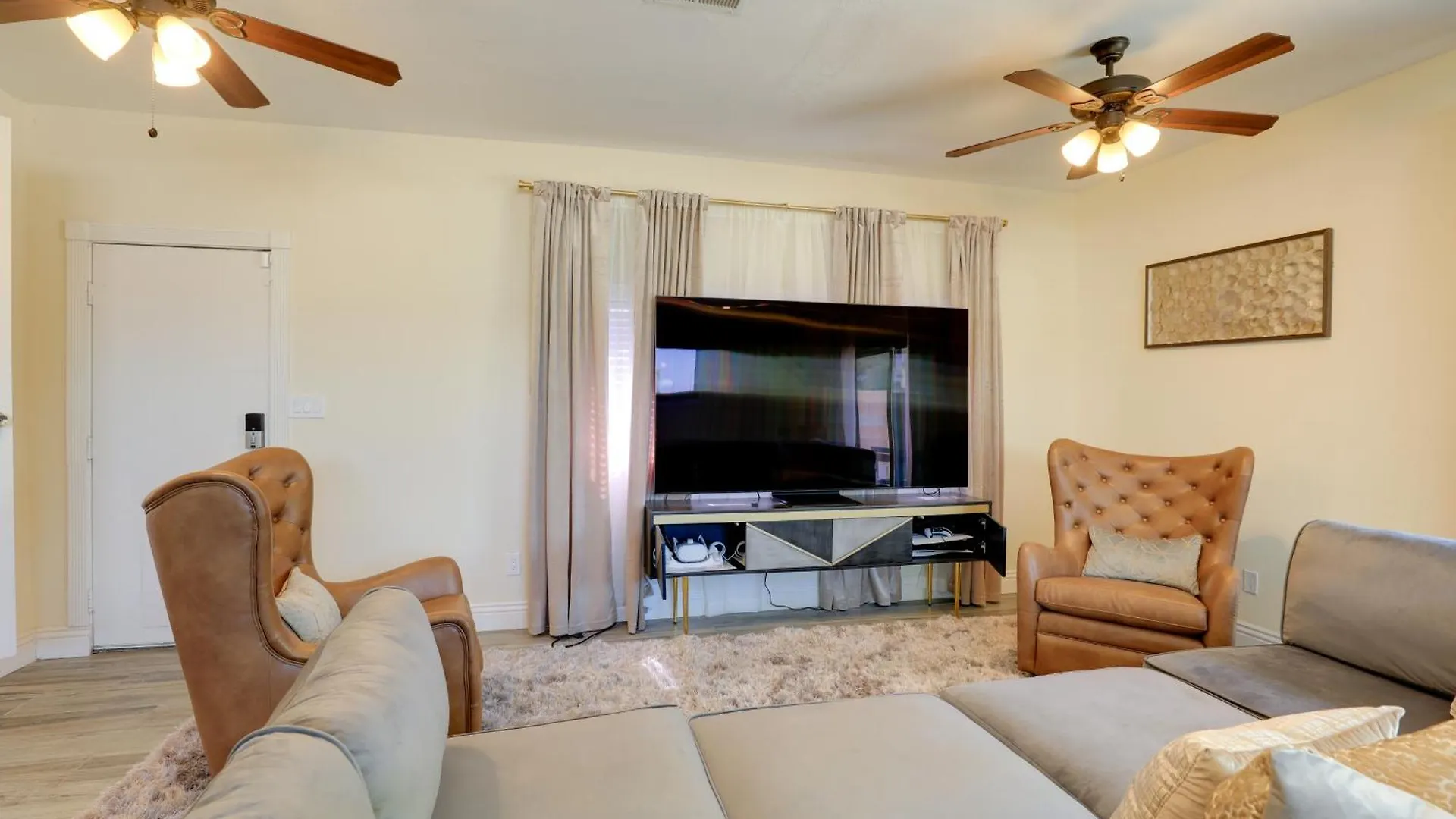 Spacious Las Vegas Getaway With Private Pool And Spa! Hébergement de vacances