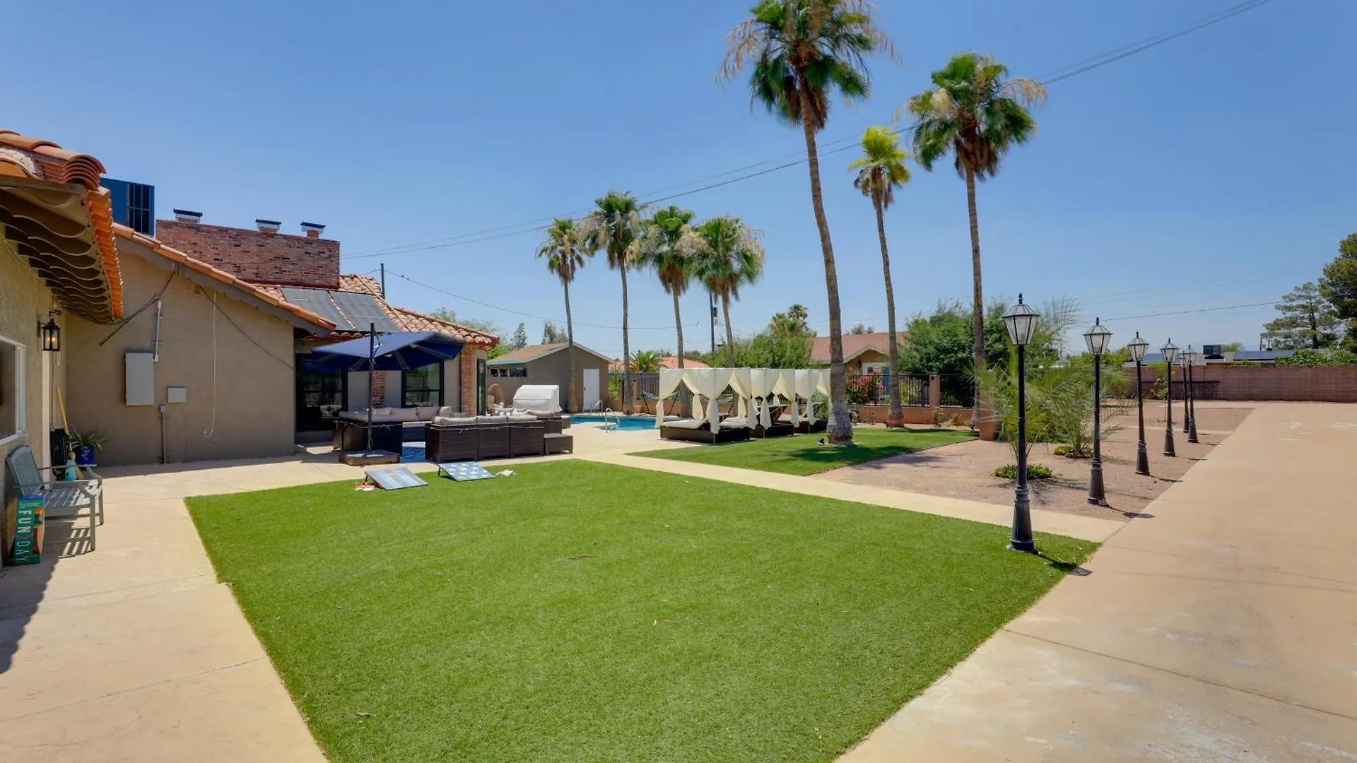 Spacious Las Vegas Getaway With Private Pool And Spa! Hébergement de vacances