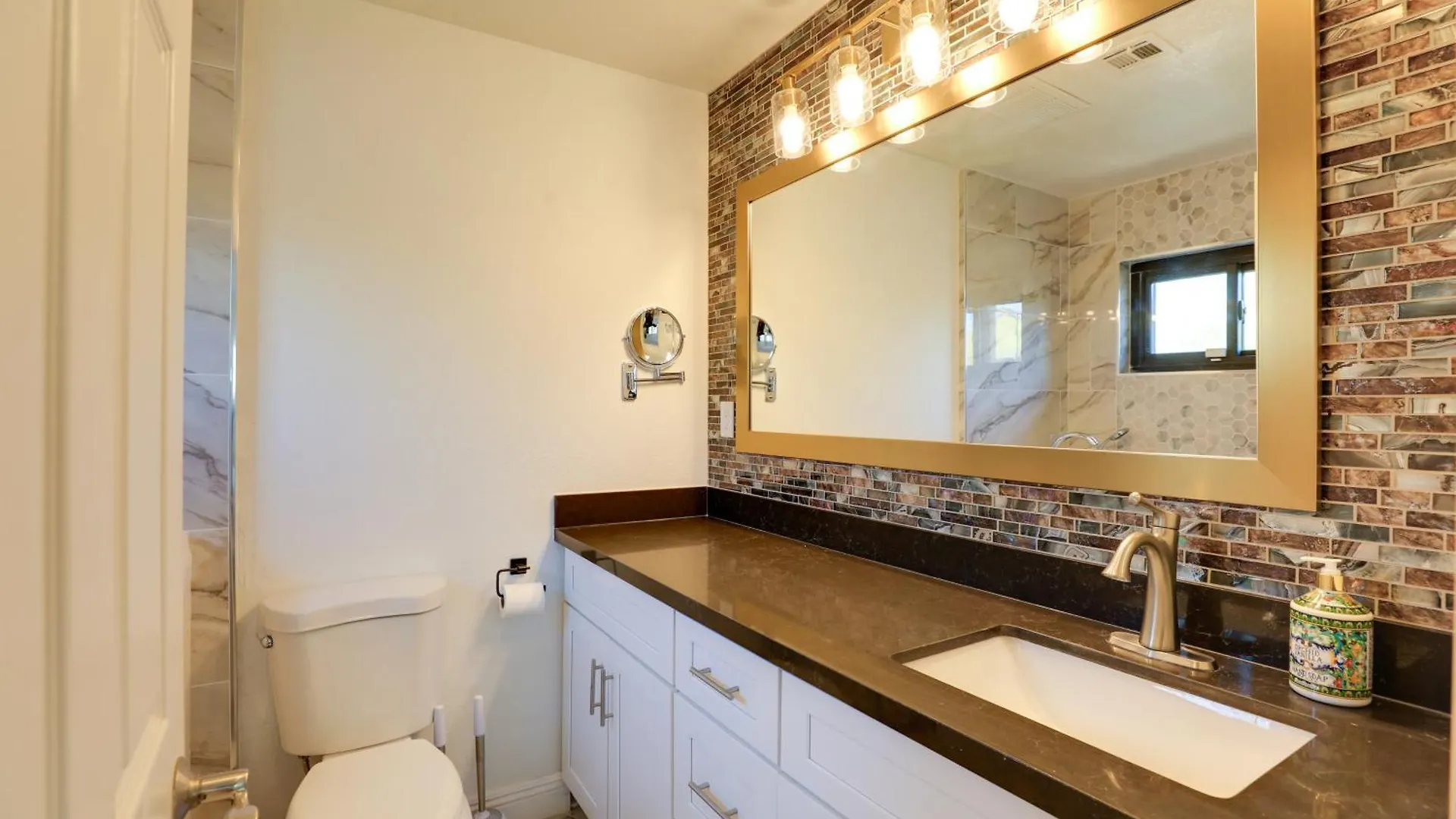 Spacious Las Vegas Getaway With Private Pool And Spa! Hébergement de vacances